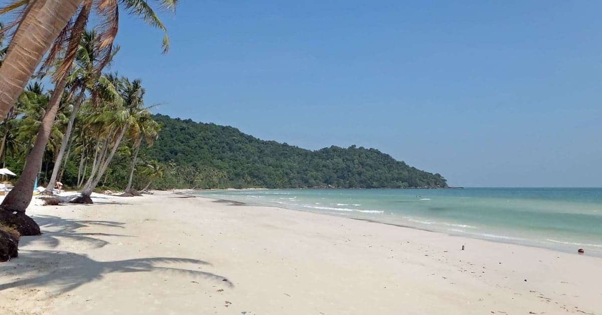 Nude Beaches in Vietnam (2026): The Law and Your Options