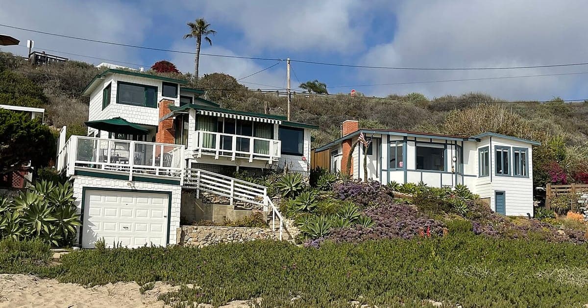 How to Choose Between Airbnb and Hotels at the Beach