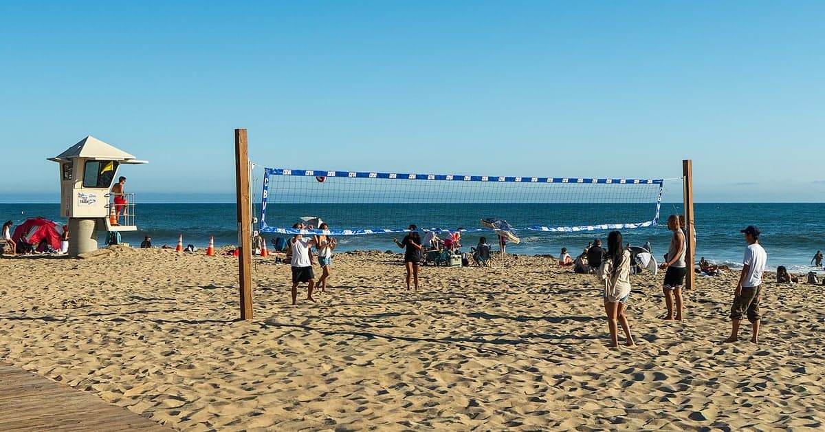 How to Plan a Beach Vacation for Large Groups