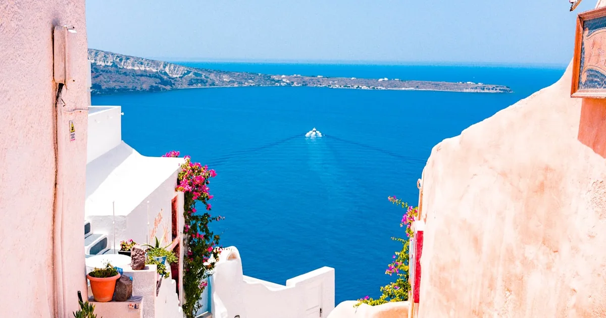The Best Beaches in Greece: From Santorini to Crete