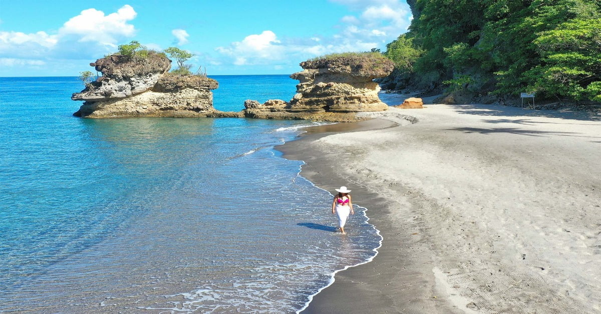 Anse Chastanet Beach in St. Lucia with the dramatic Piton mountains rising in the background