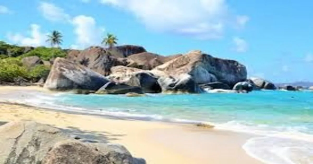 Horseshoe Bay in Bermuda with pink sand and turquoise water