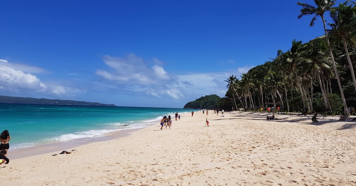 Secluded Puka Shell Beach in Boracay with natural shells and turquoise water