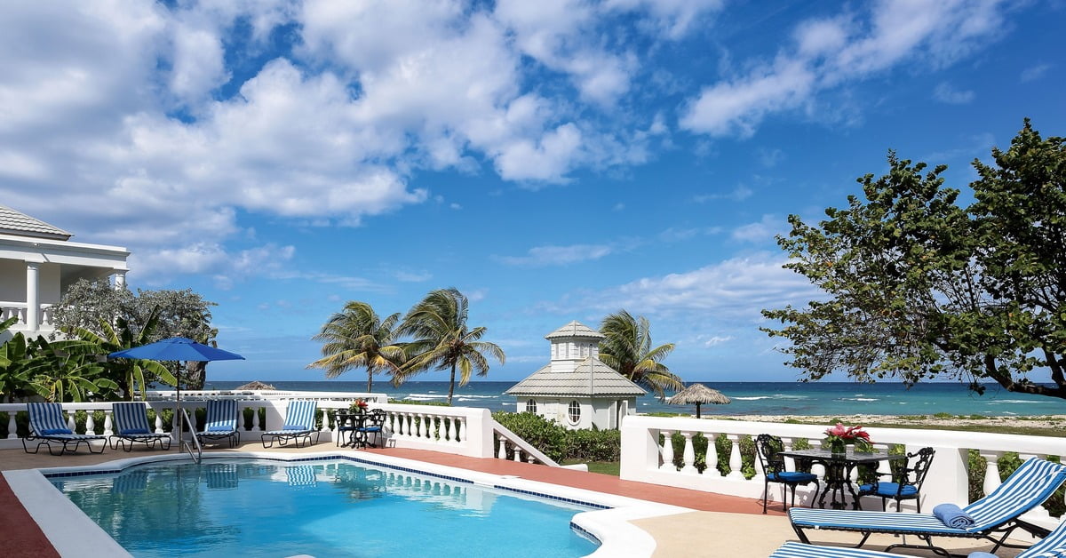Half Moon resort in Montego Bay with its sweeping private beach and manicured grounds