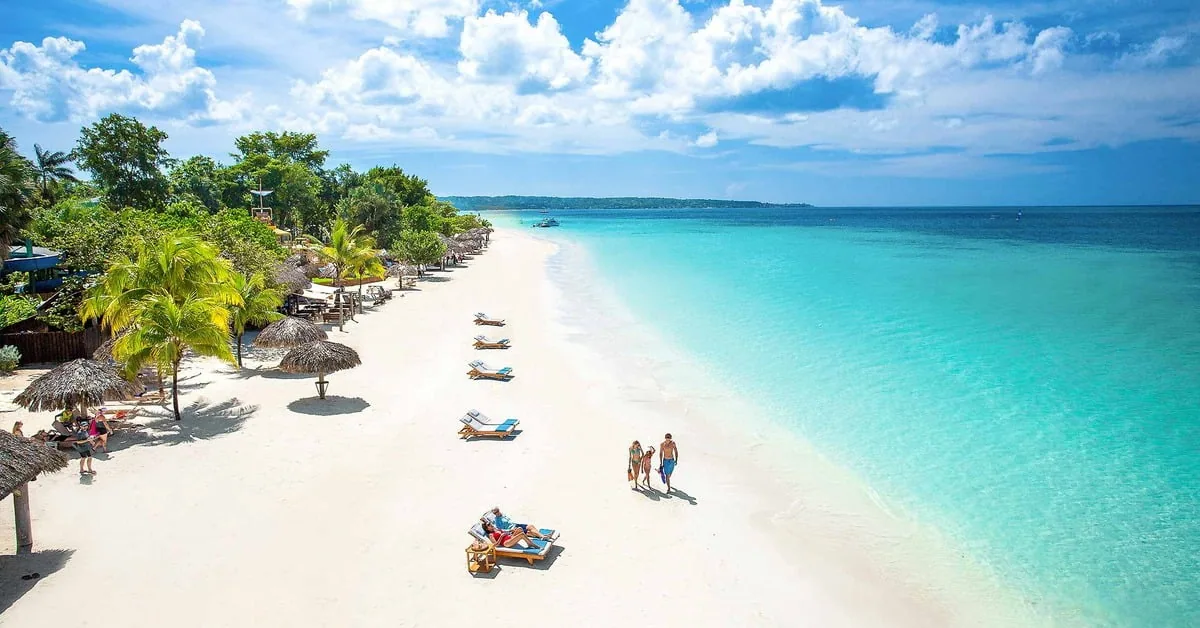Beaches Negril Resort and Spa on Seven Mile Beach with its family-friendly waterpark